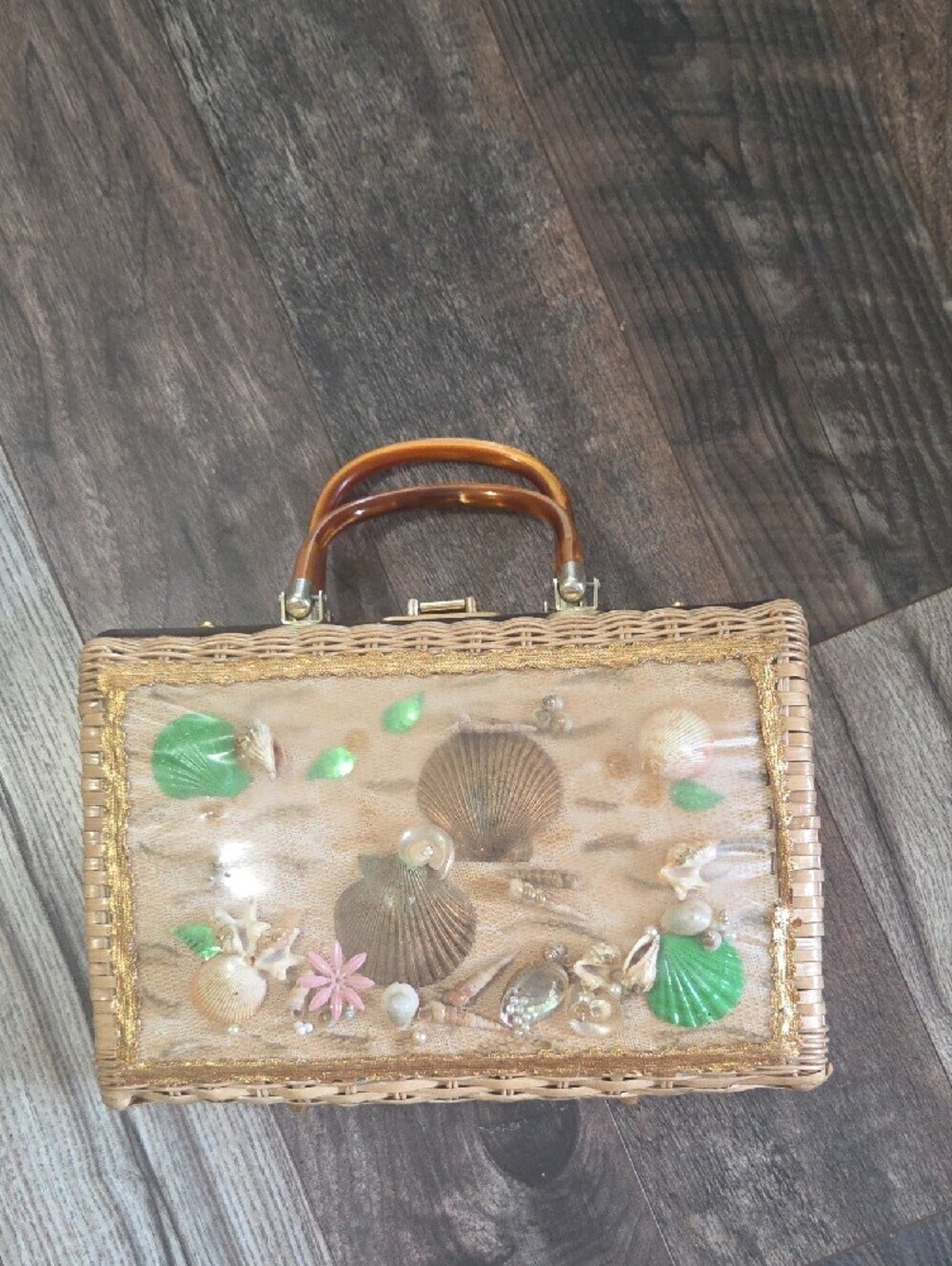 Seashell Embellished Wicker Handbag - Natural